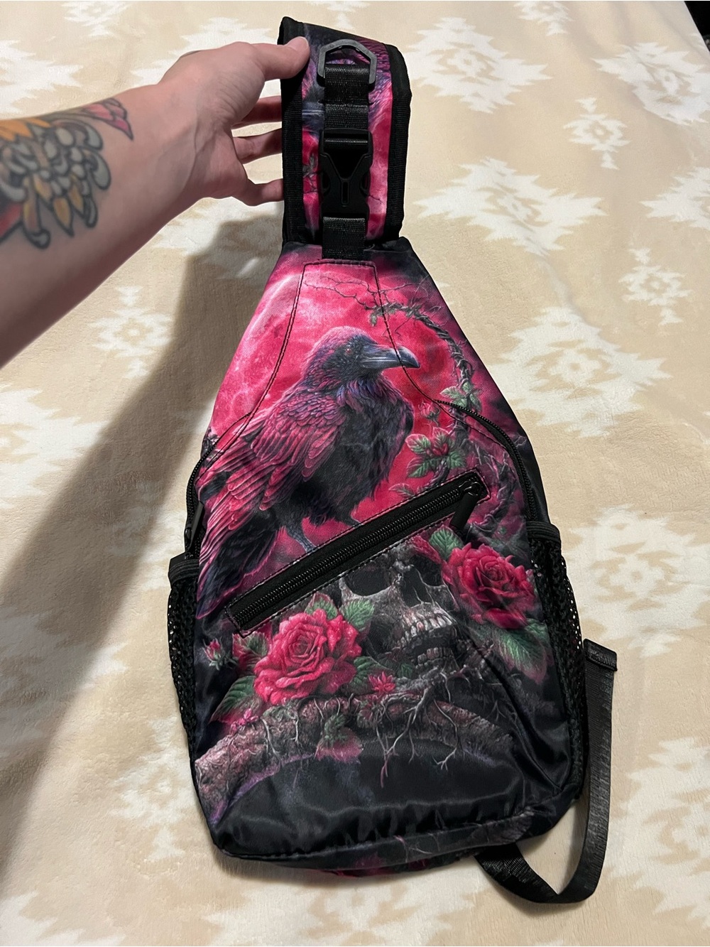 Crow & Skull Sling Bag 💀NWOT 🐦⬛ - Picture 3 of 6